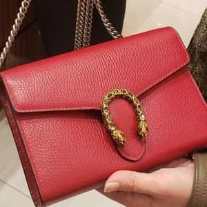 Meet your Posher, Gogoli